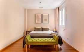 Elegant 3-Bedroom Apartment In The Heart Of Bcn